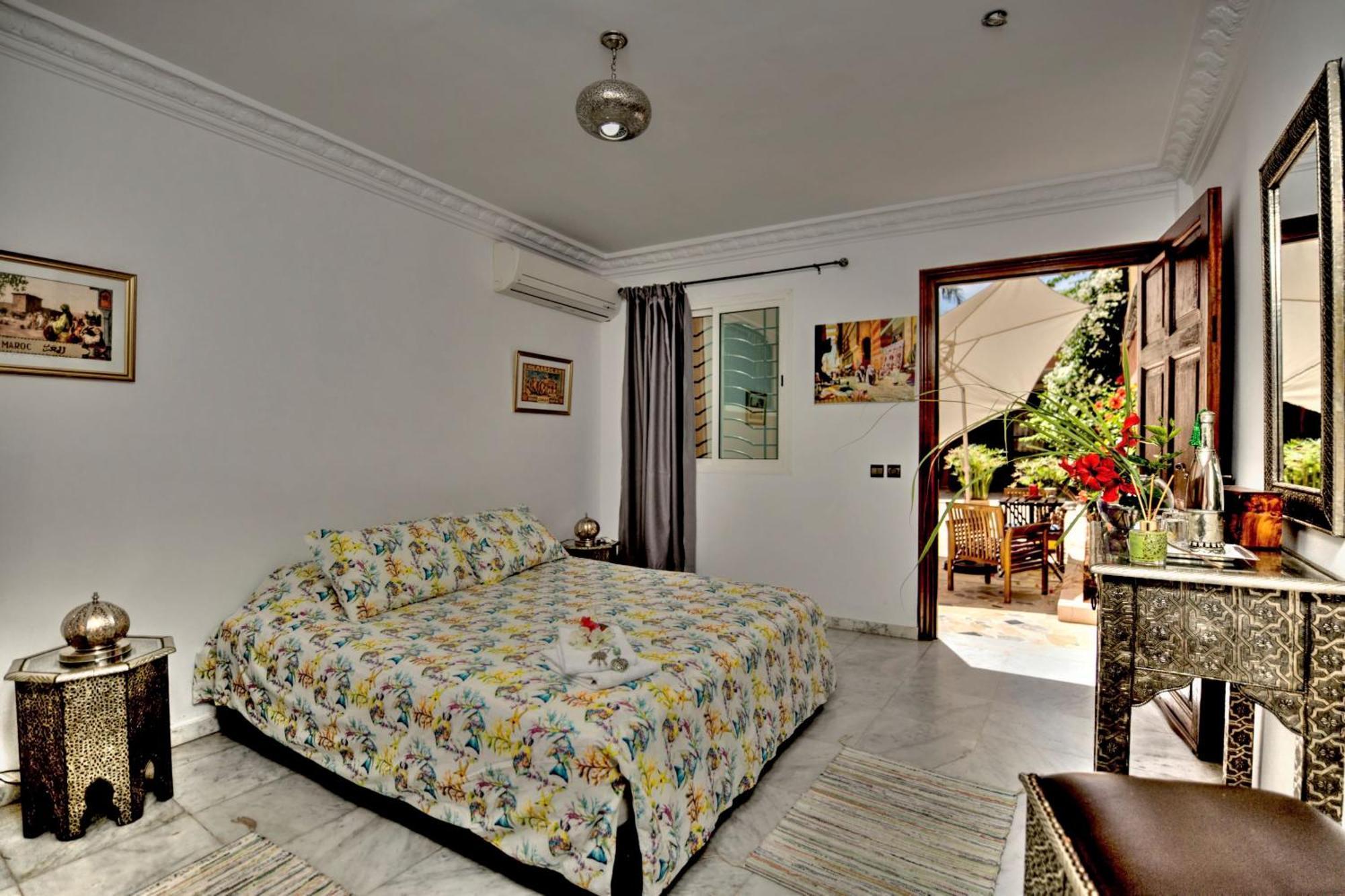 Lhostel A 2*