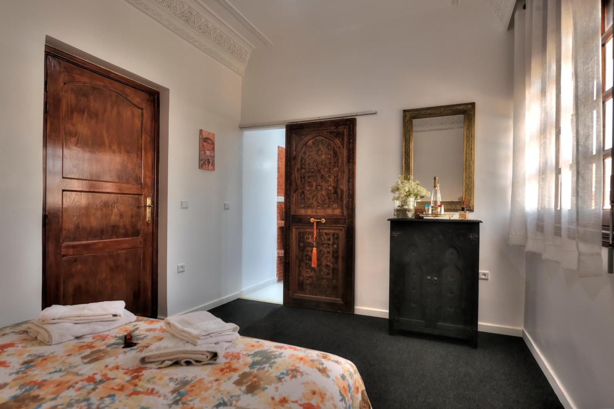 Lhostel A Casa Blanca