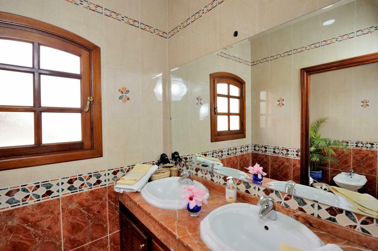 Lhostel A Casa Blanca
